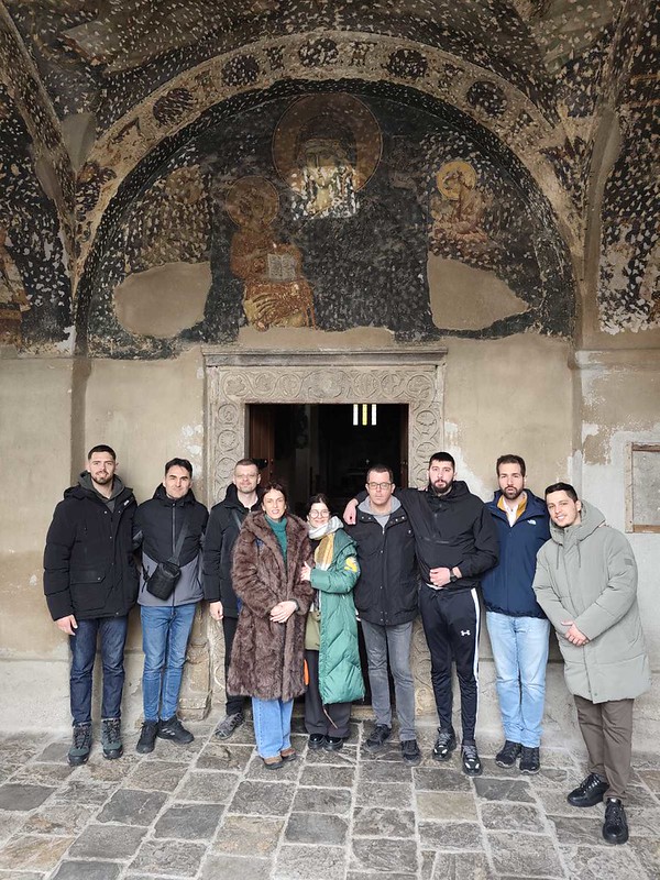 https://mitropolija.com/2026/02/17/bratstvo-svetog-arsenija-iz-danilovgrada-posjetilo-svetinje-na-kosovu-i-metohiji/
