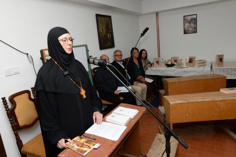 игуманија Агрипина, излагање на представљању другог броја годишњака "Богдај", фотограф: Саша Савовић