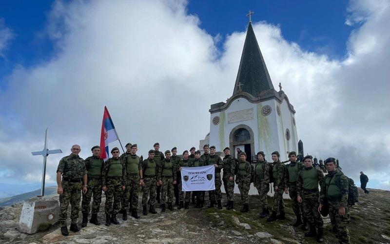 Кадети Војне aкадемије и Медицинског факултета Универзитета одбране на врху Кајмакчалана 2024. године