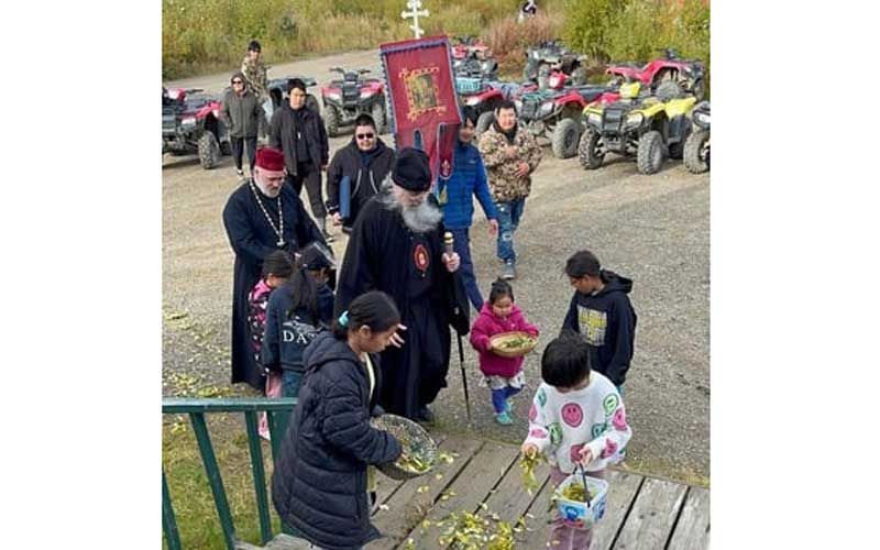Архиепископа аљаског Алексеја дочекују епархиоти