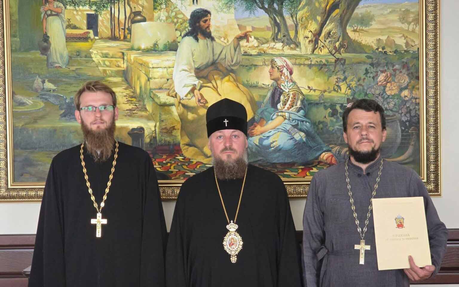 Нови парох у селу Гринауци са архиепископом Јованом