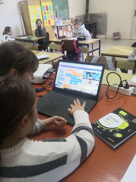 Вероучитељ Ненад Вукајловић