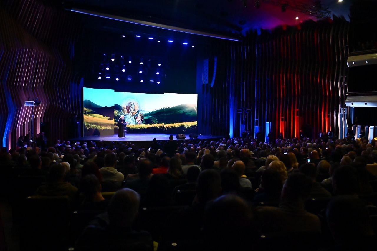 Патријарх српски г. Порфирије