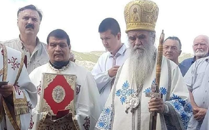 протопрезвитер Игнасио Миранда са митрополитом Амфилохијем