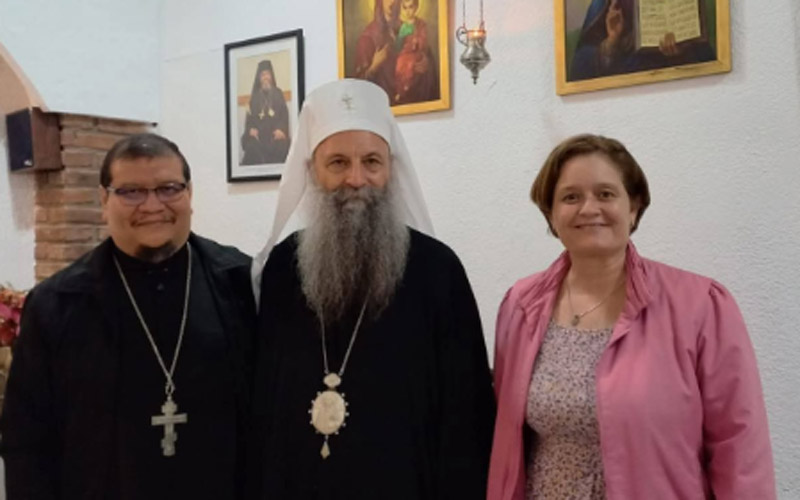 отац Игнасио и његова попадија са патријархом Порфиријем