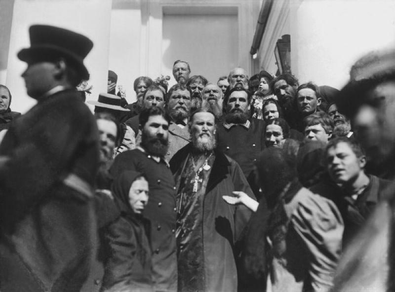 Јован Кронштатски у седишту Градске управе и полиције Санкт Петербурга Датум настанка фотографије: 1897–1899.
