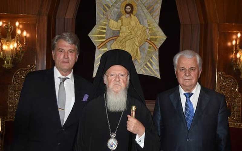 Виктор Јушченко, патријарх Вартоломеј, Леонид Кучма на Фанару2015.