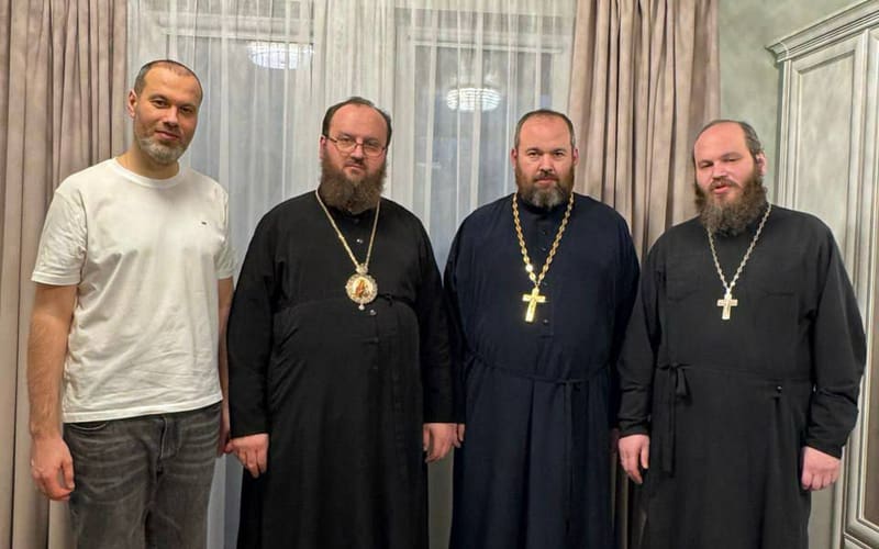 Снимка: Митрополит Константин с по-малките си братя