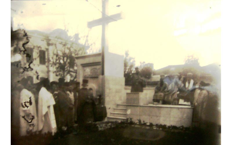 Откривање чесме у дворишту Богословије у Битољу 1935. године.