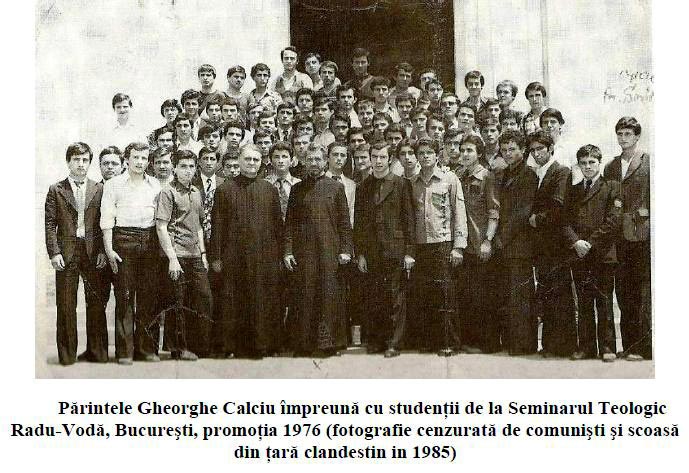 Отац Георгије Калчиу са студентима богословског семинара у Раду Води 1976