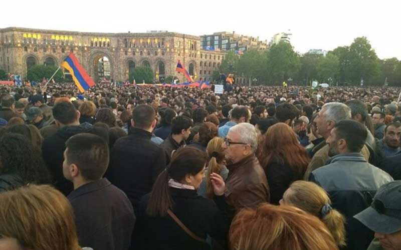Protesti u toku „Plišane revolucije“ u Jermeniji, Jerevan, april 2018.