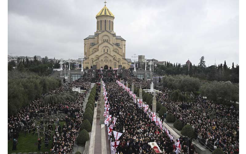 сцена са сахране грузијског патријарха Илије