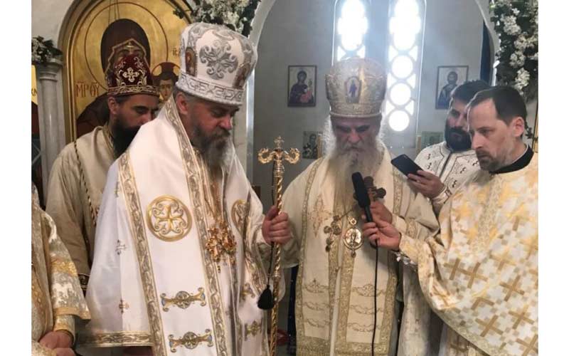увођење у трон владике Кирила