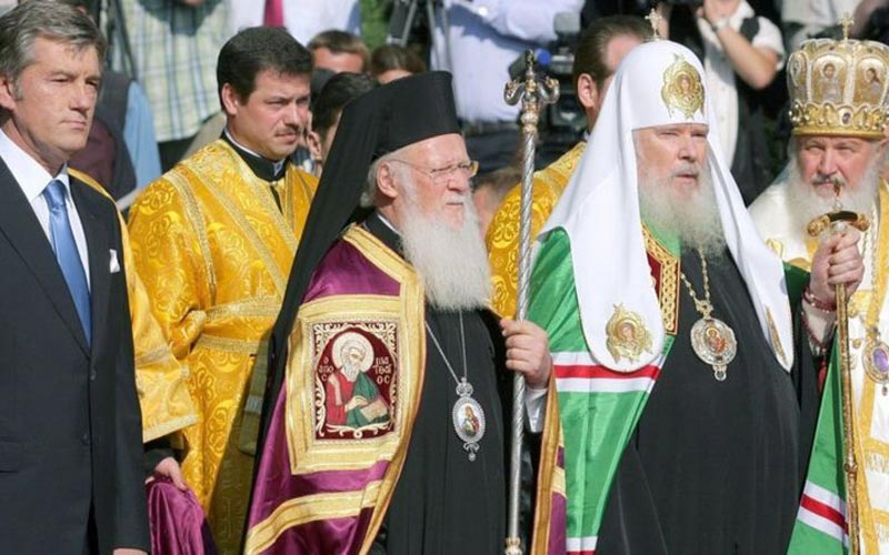 патријарх Вартоломеј са патријархом Алексејем и митрополитом Кирилом садашњим патријархом