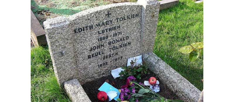 гроб Џона и Едит Толкин