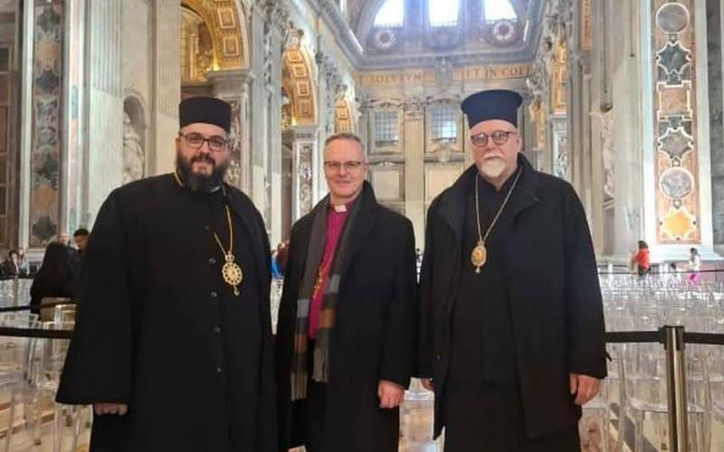 Борис Бојовић у Риму са Финцима, надбискупом Тапиом Луомом и архиепископом Илијом Валгремом